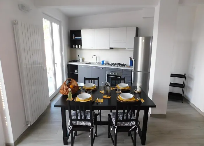 Quinto Canto Nyaraló Moneglia