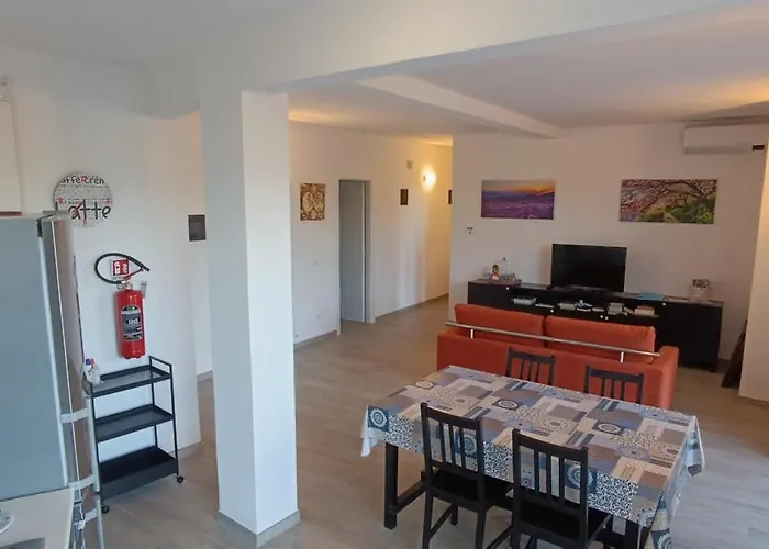 Nyaraló Quinto Canto *